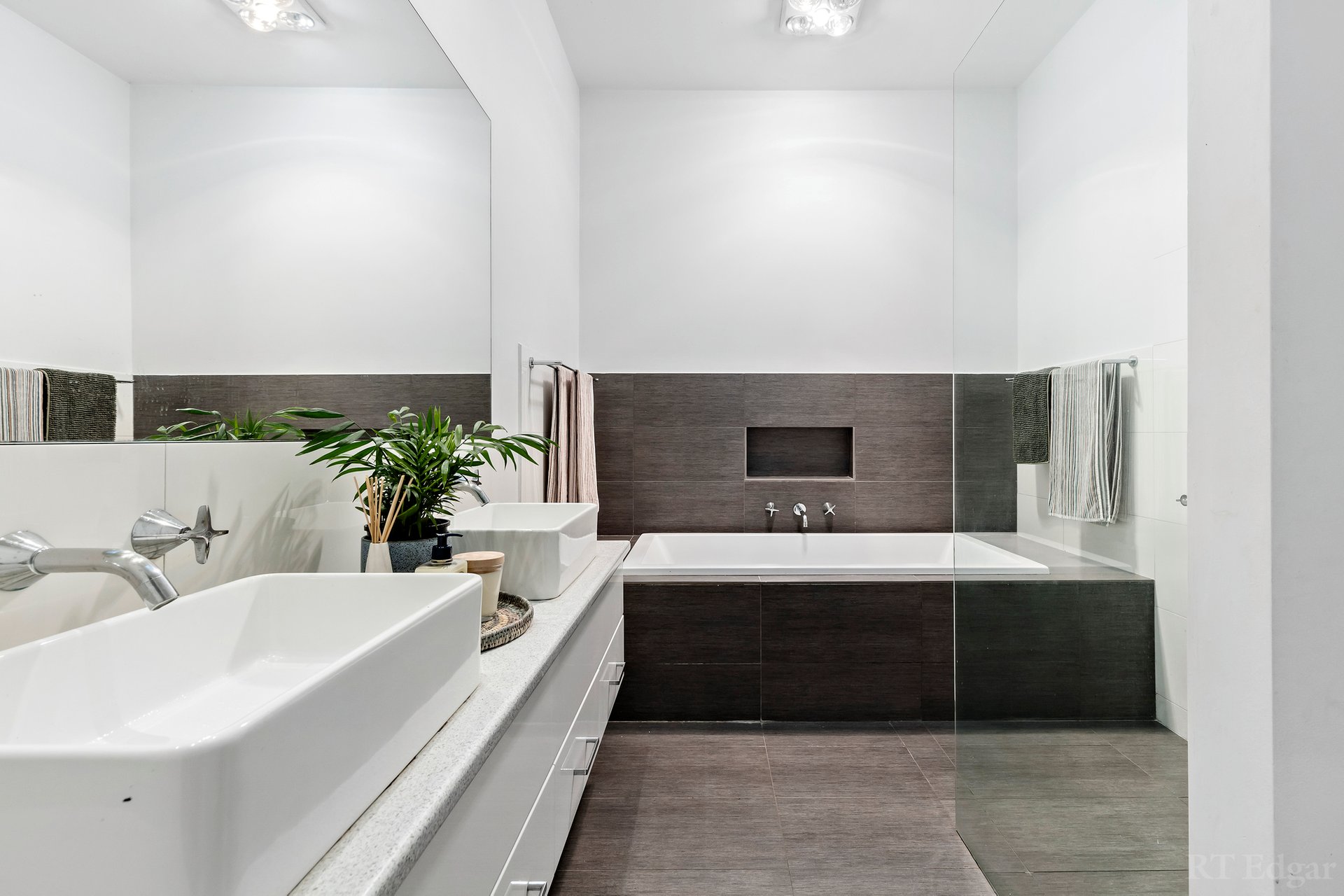 Property Gallery Thumbnail 7