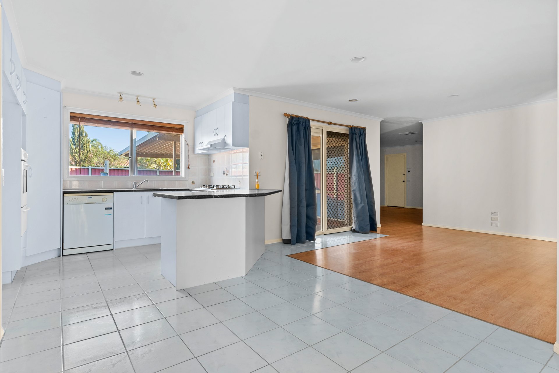 27 Golden Ash Grove Hoppers Crossing