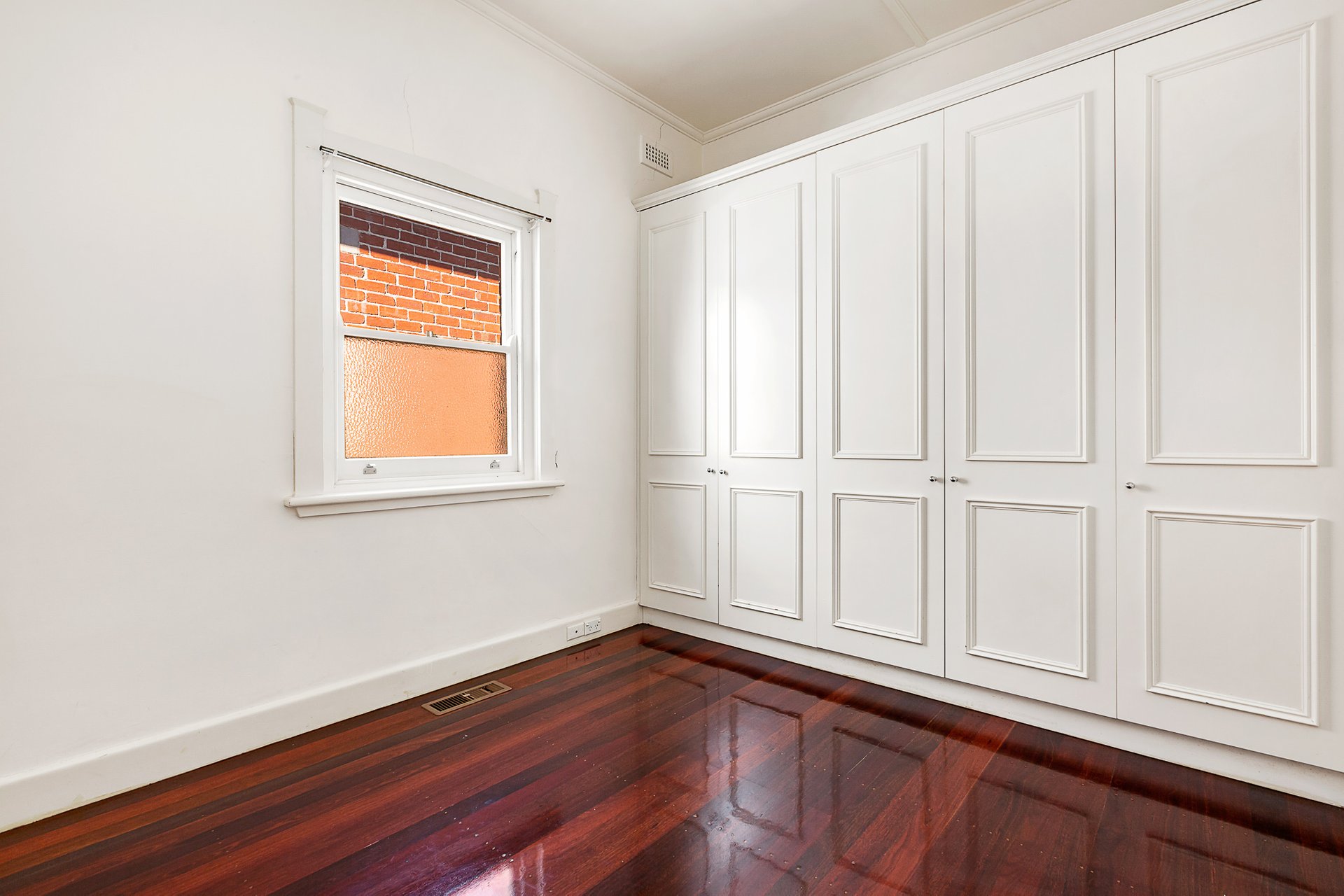 Property Gallery Thumbnail 5