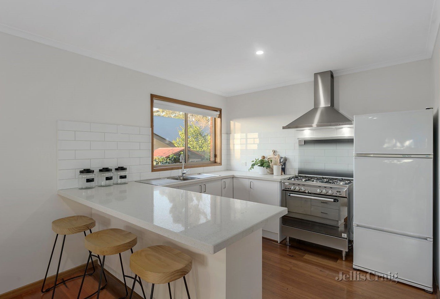 27 Graeme Avenue, Montmorency image 4