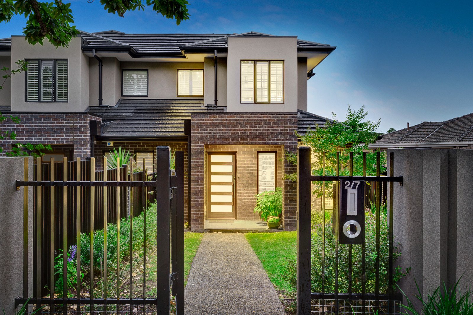 2/7 Grey Street, Balwyn image 1