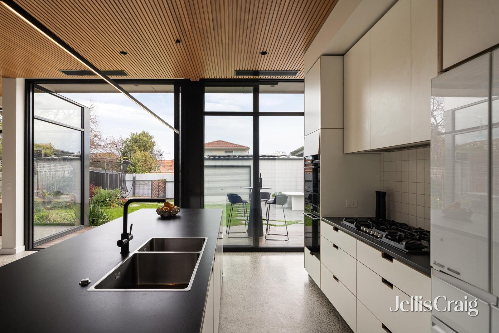 27 Halpin Street, Brunswick&nbsp;West image 4