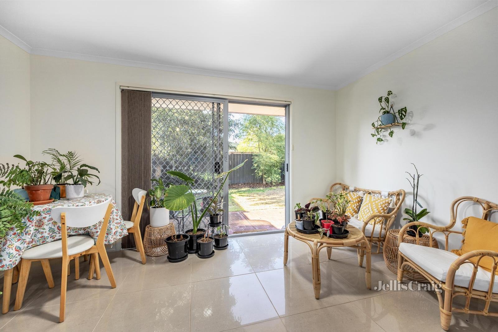 27 Heathcote Drive, Forest Hill image 2