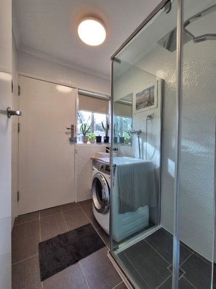 2/7 Hedge End Road, Mitcham image 8