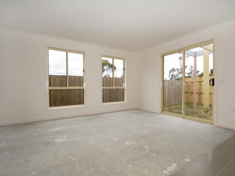 2/7 Helms Street, Newcomb image 5