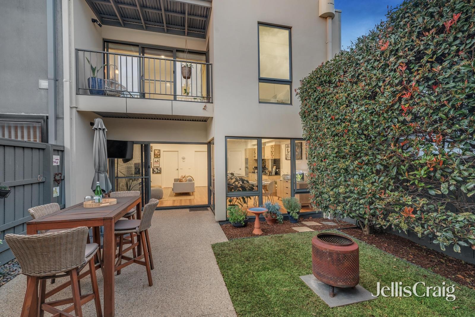 27 Herriotts Boulevard, Glen Waverley image 12