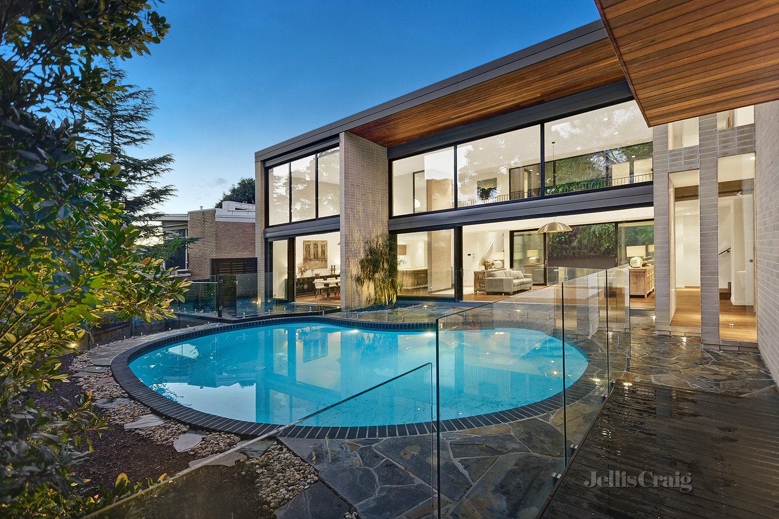 27 Holroyd Street, Kew
- Print Image 1