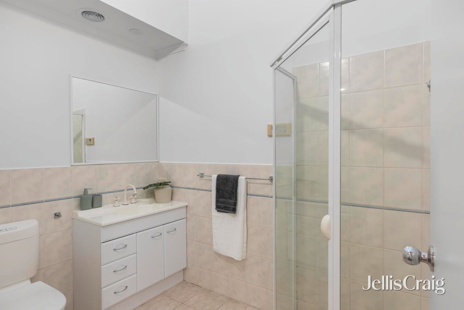 2/7 Homewood Street, Nunawading image 7