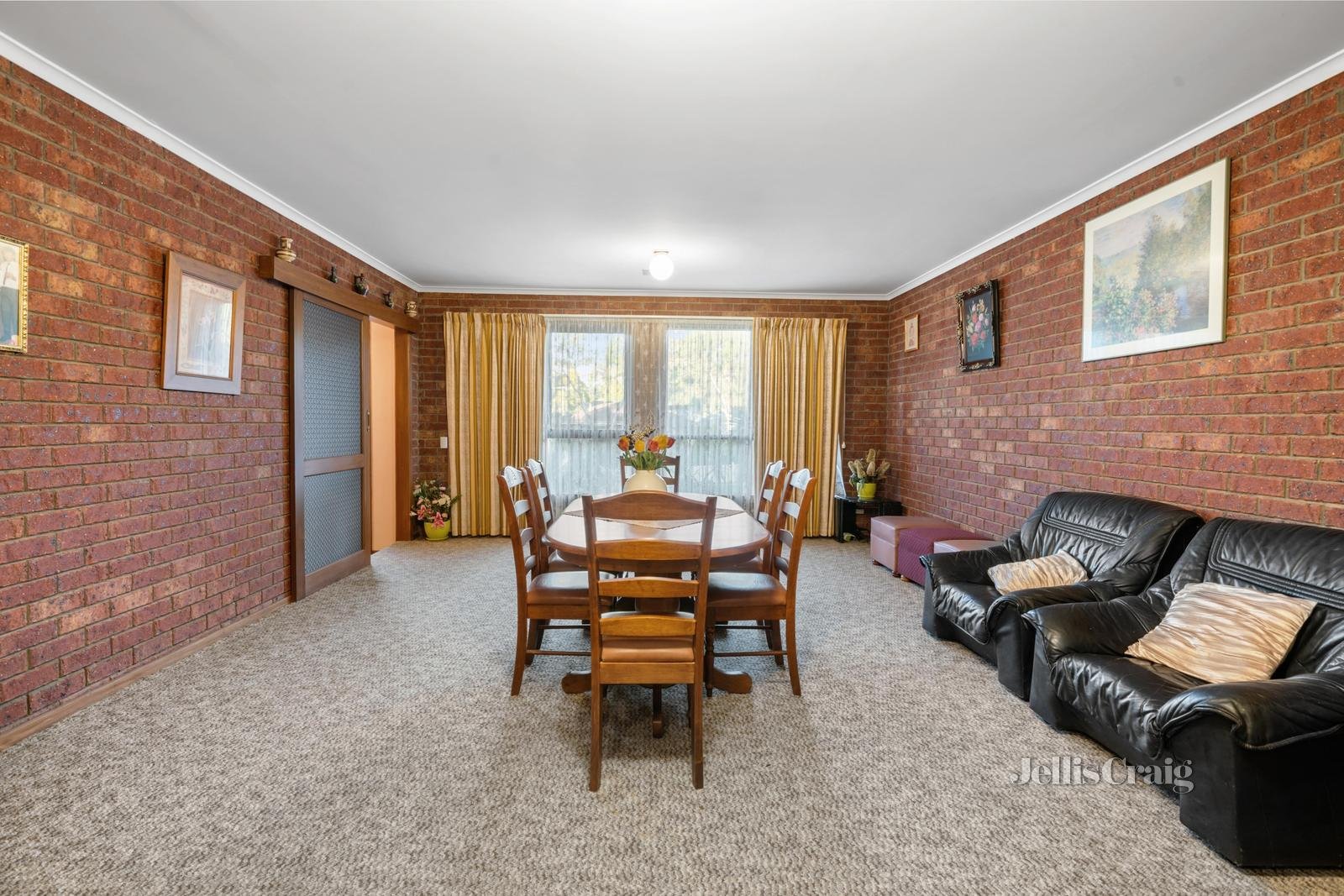 27 Huntingfield Drive, Doncaster East image 4