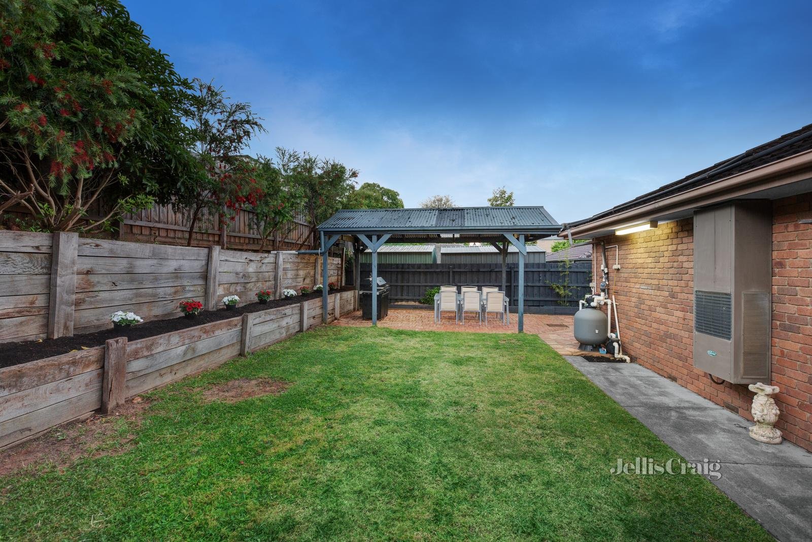 27 Ivanhoe Street, Glen Waverley image 10