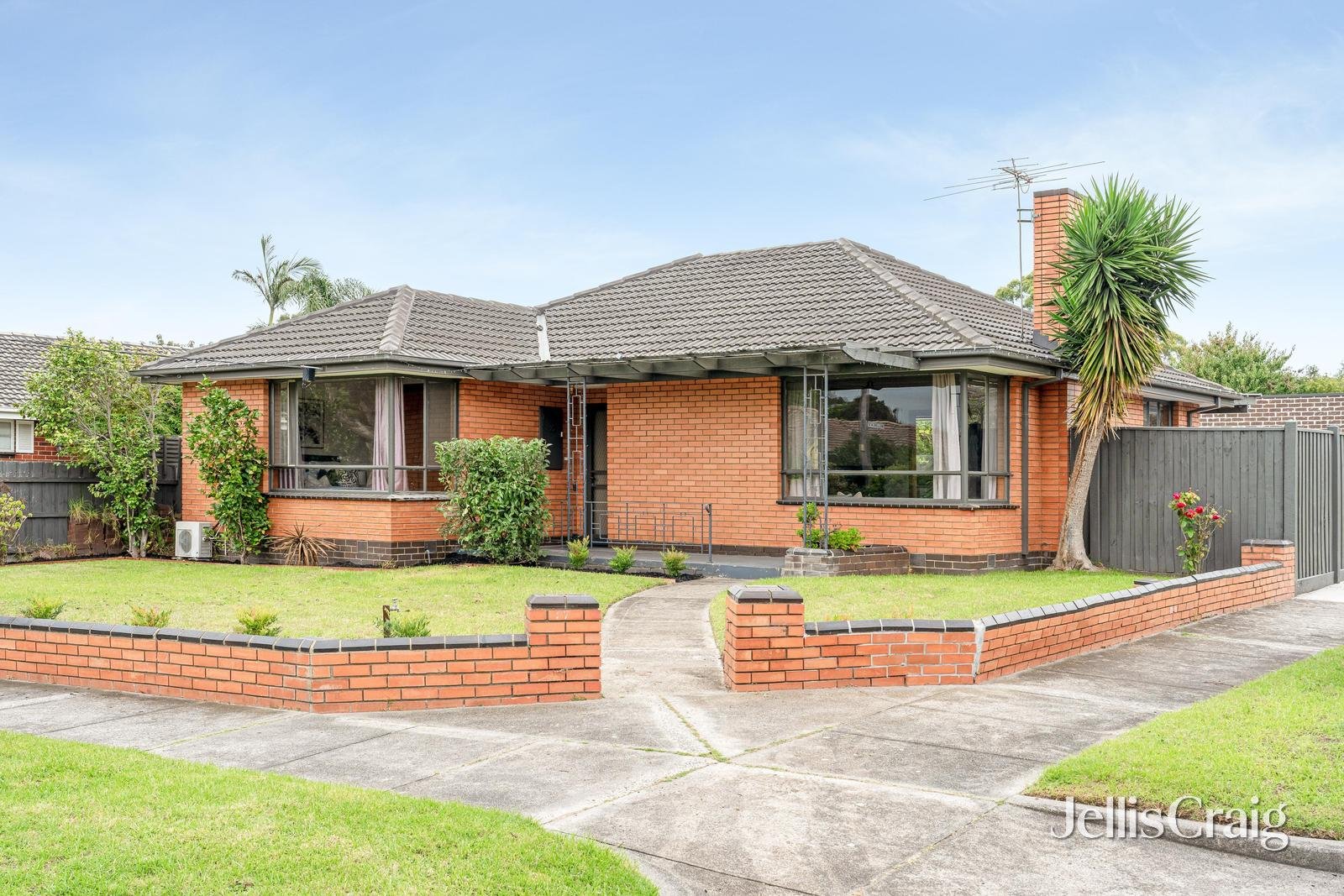 27 Jacaranda Avenue, Cheltenham image 1