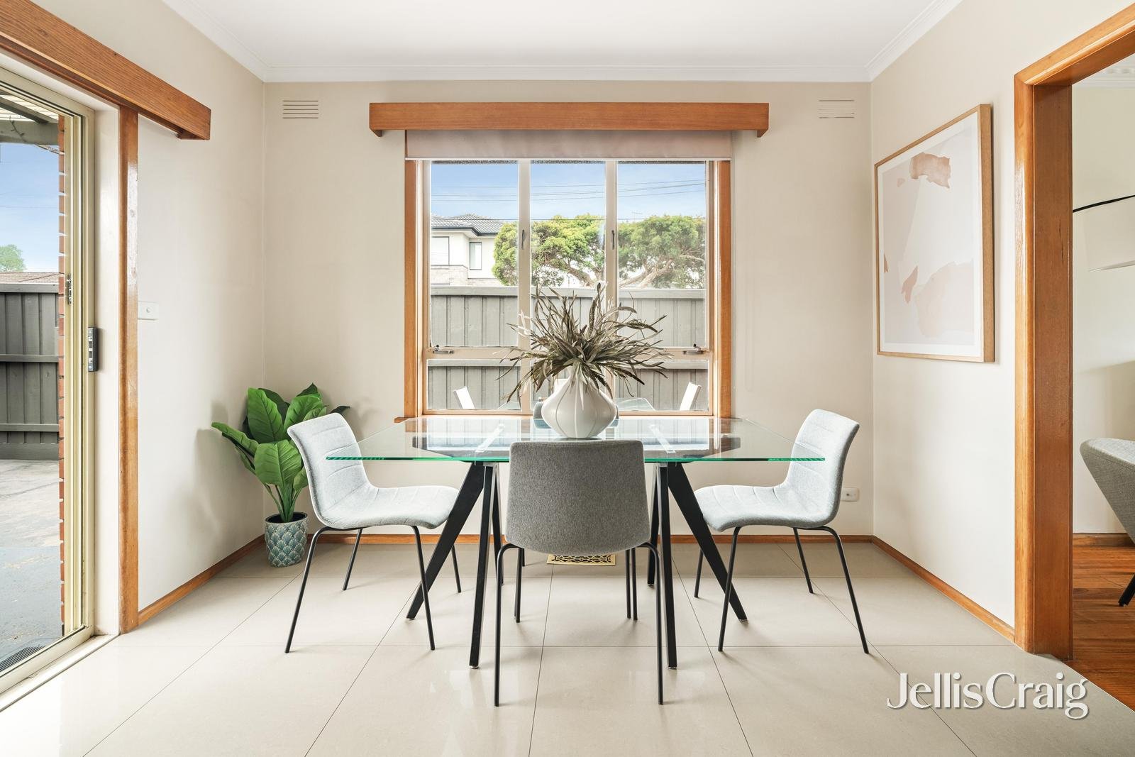 27 Jacaranda Avenue, Cheltenham image 4