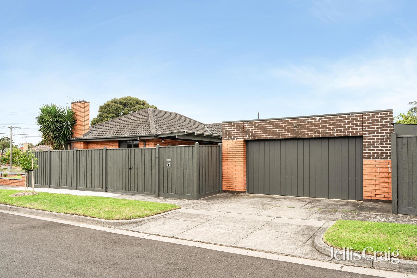 27 Jacaranda Avenue, Cheltenham image 10