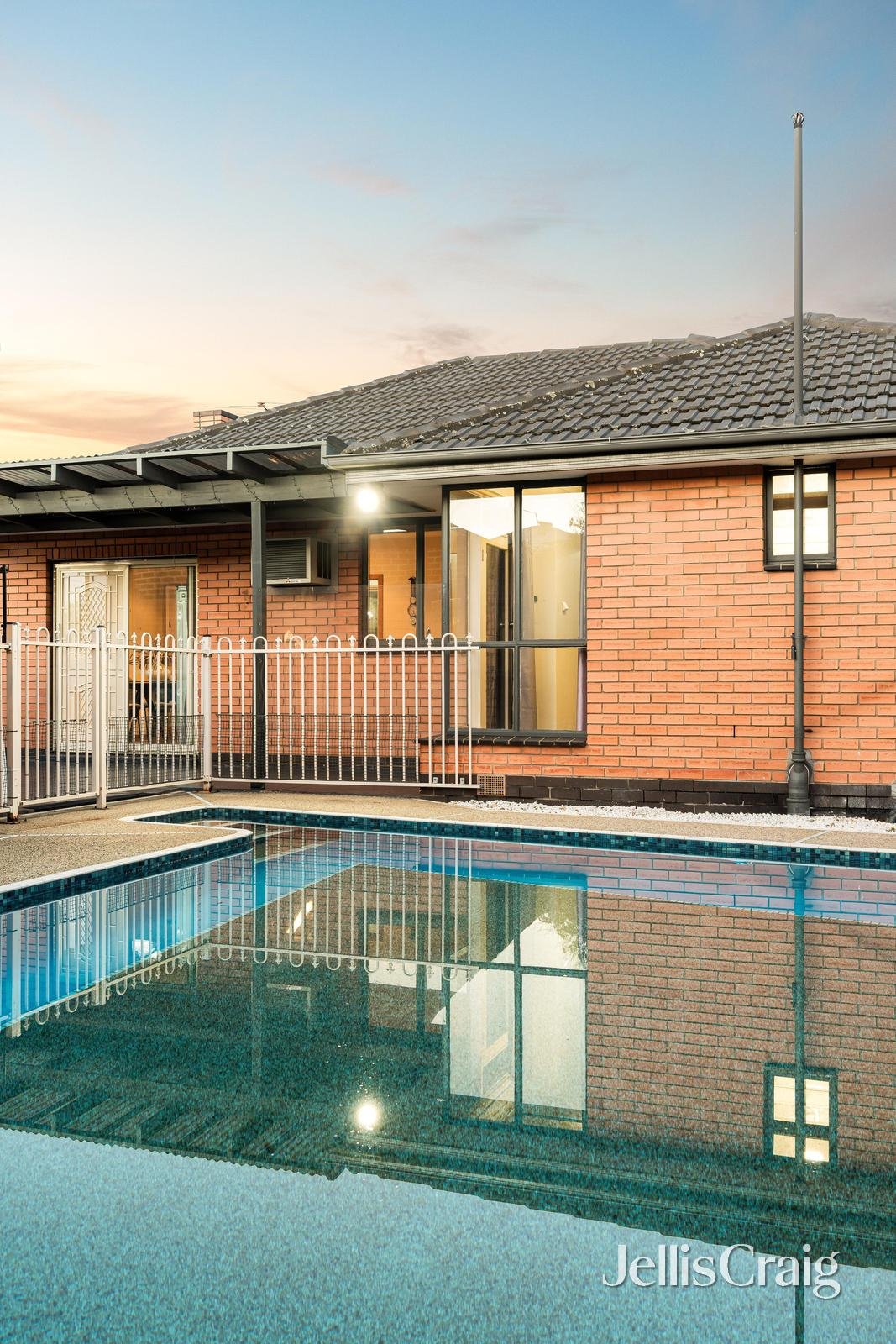 27 Jacaranda Avenue, Cheltenham image 17
