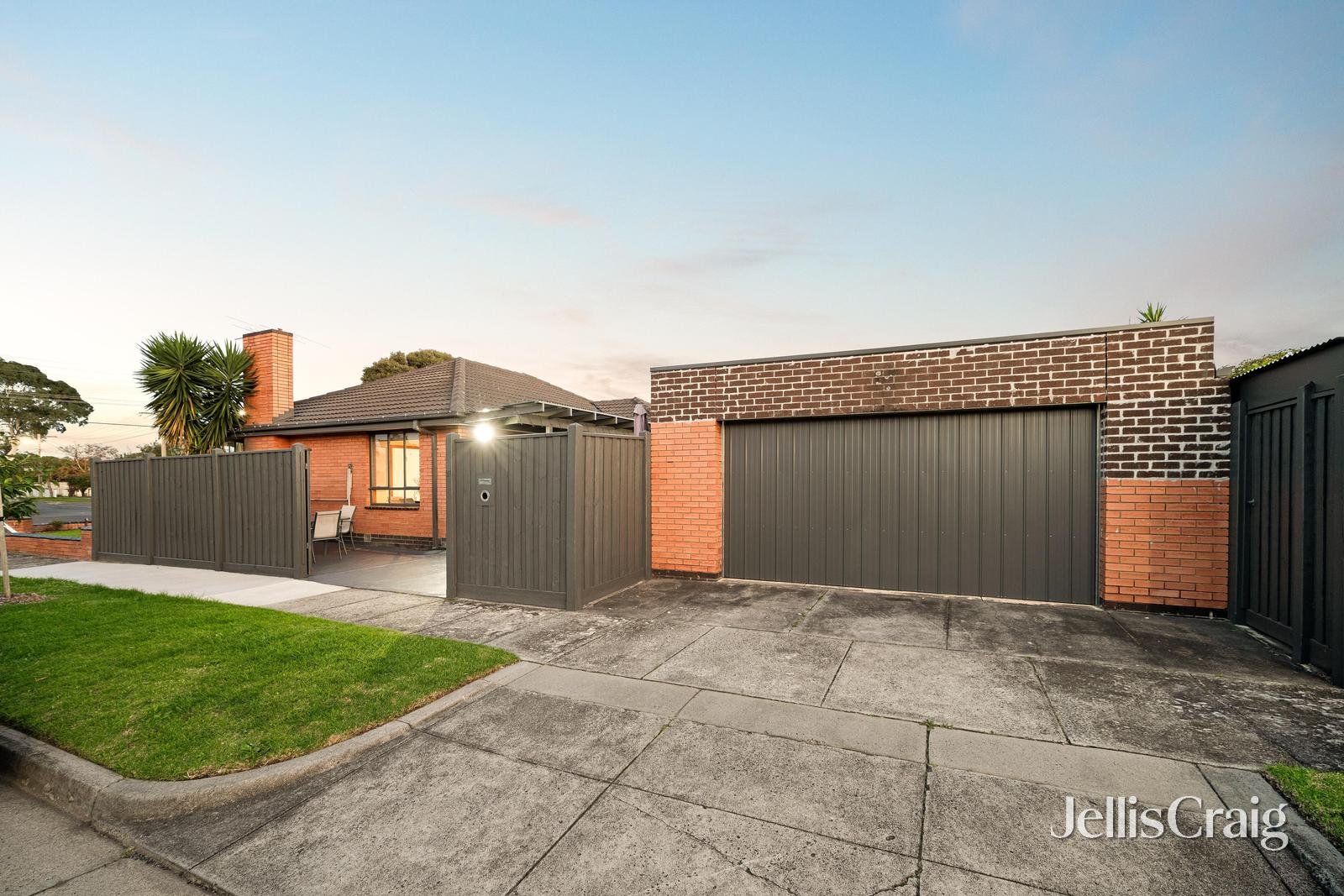 27 Jacaranda Avenue, Cheltenham image 19