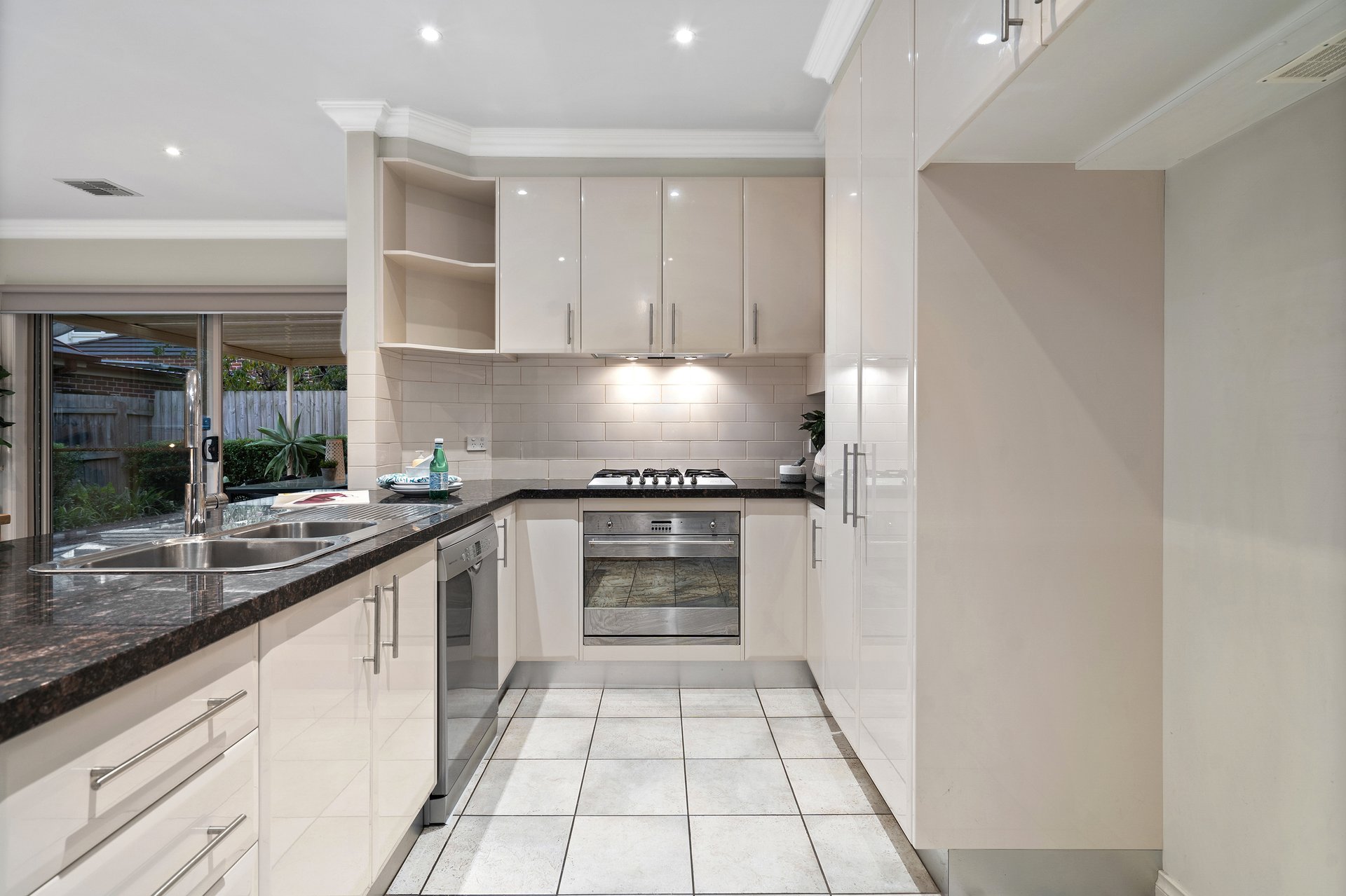 2/7 Jack Street, Mount Waverley image 5