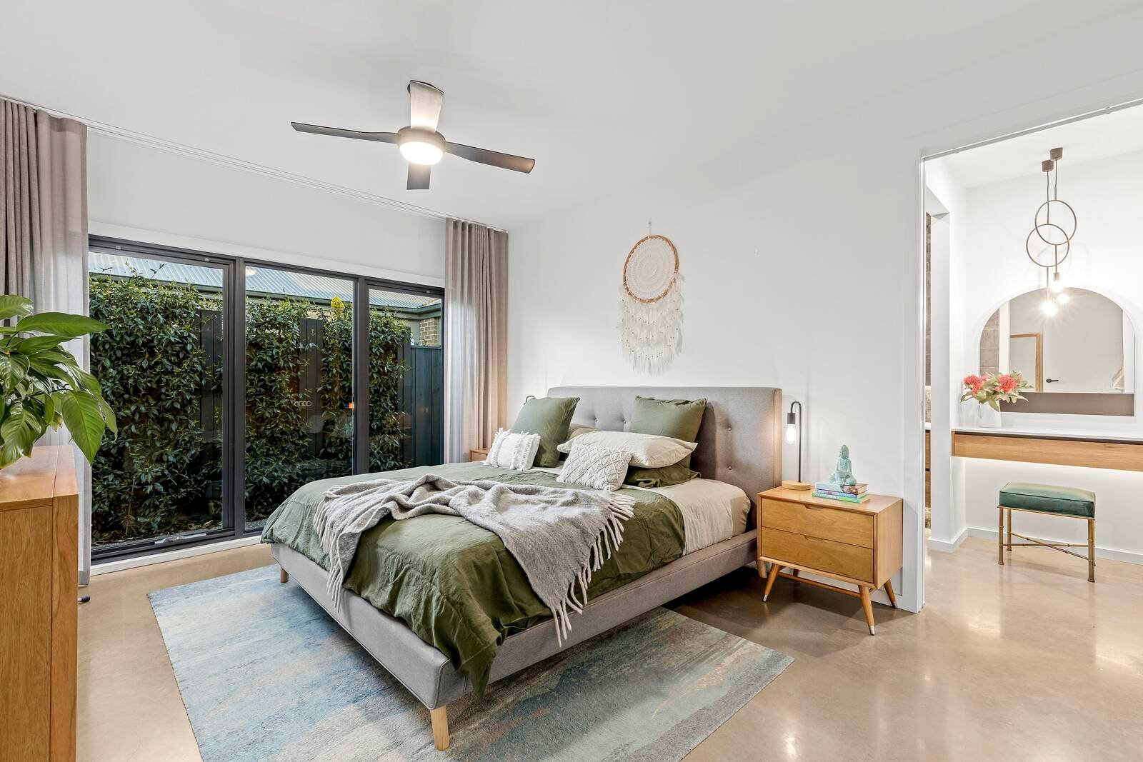 Property Gallery Thumbnail 18