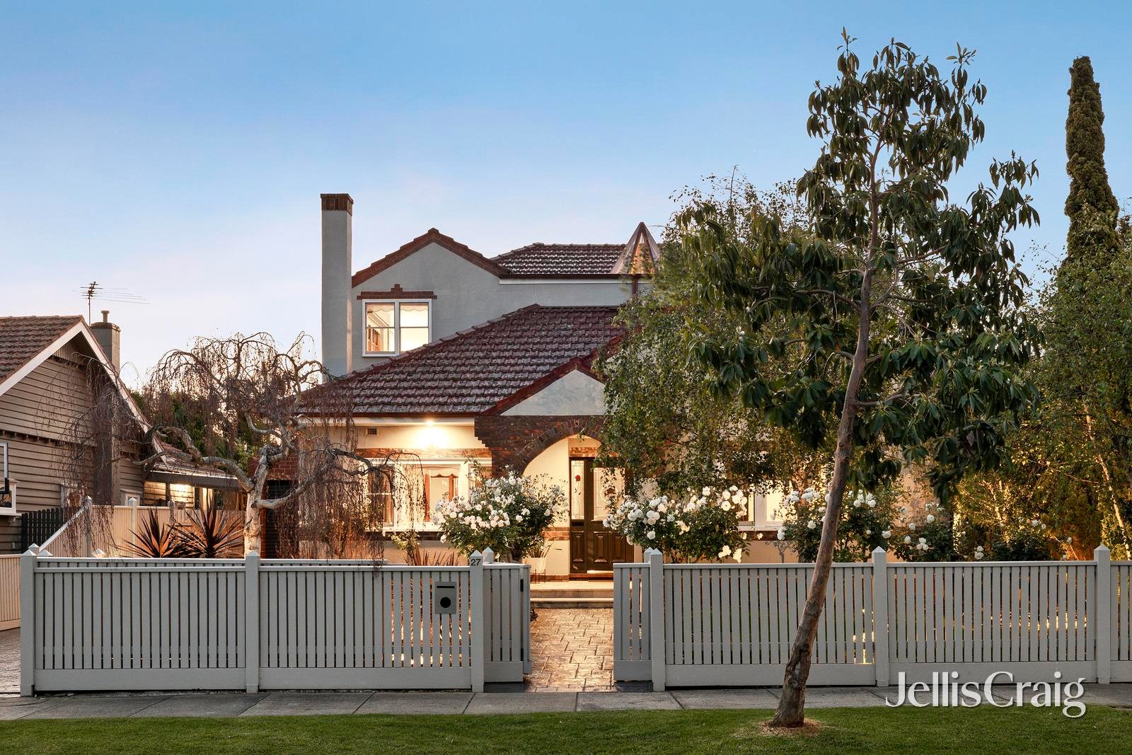 27 Jean Street, Mckinnon image 2