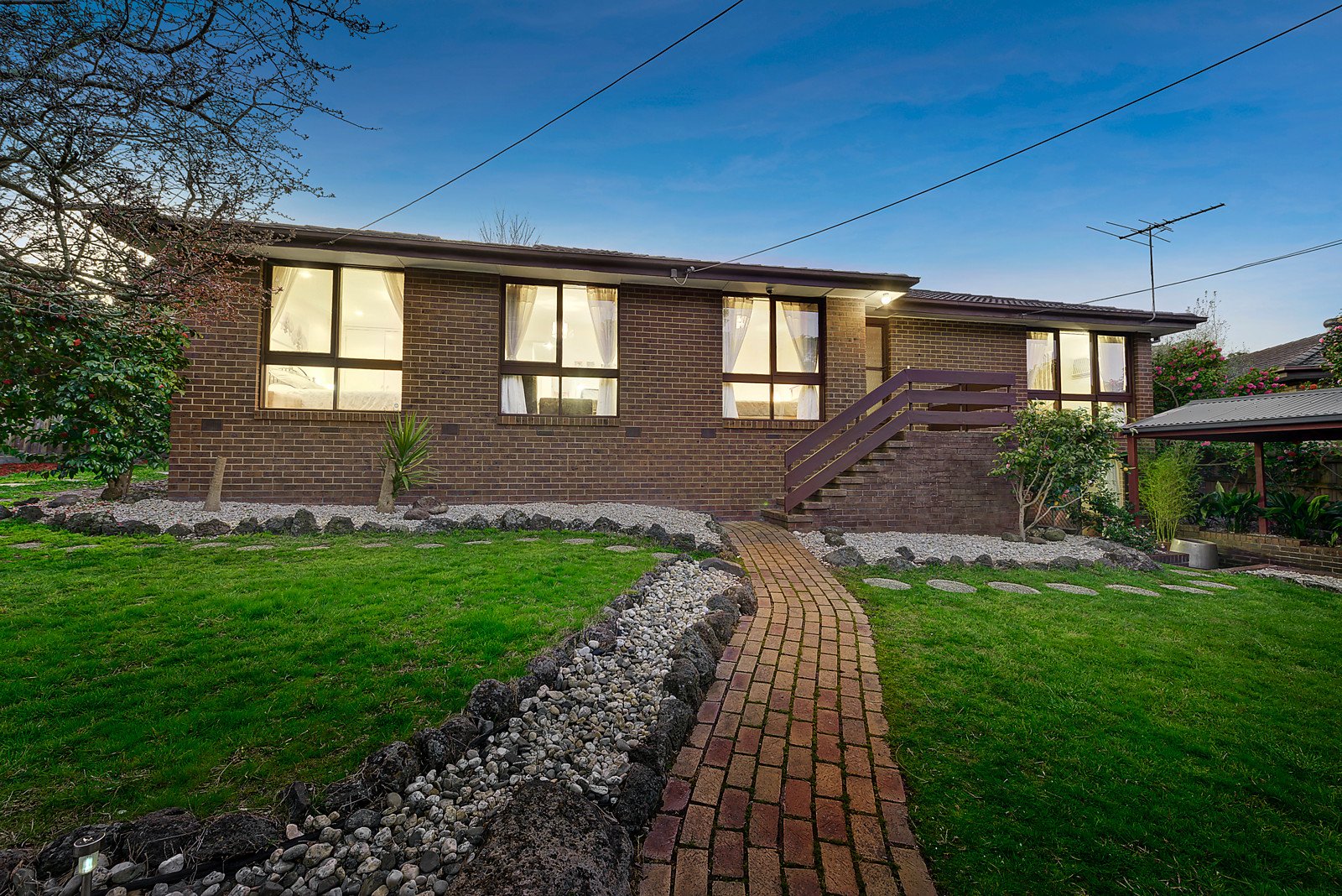 27 Jeffrey Drive, Ringwood image 1