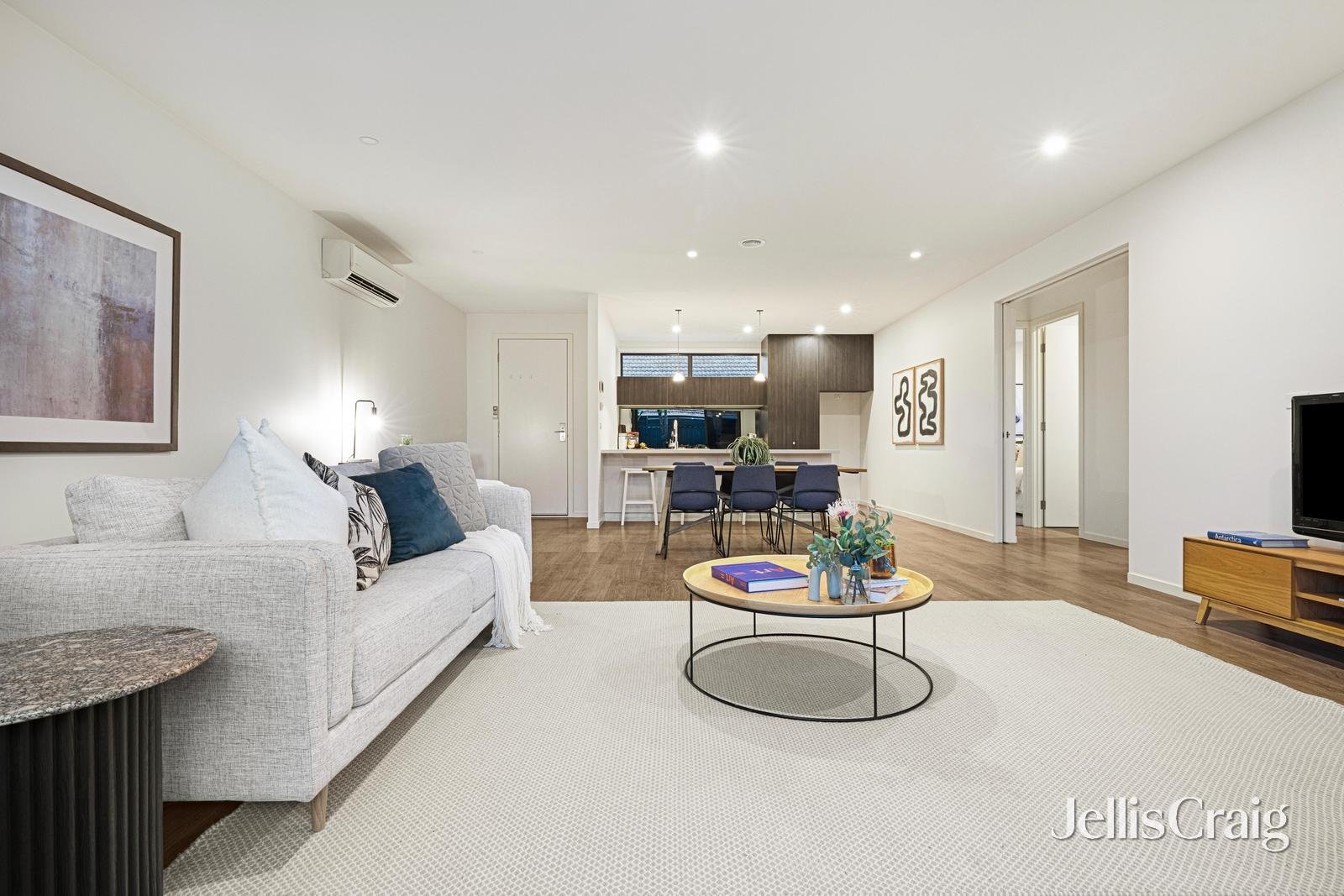 2/7 Joan Street, Moorabbin image 5
