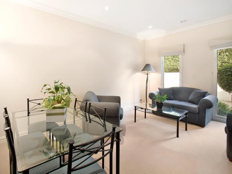 2/7 Kelba Street, Balwyn North image 2