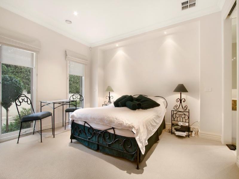 2/7 Kelba Street, Balwyn North image 5