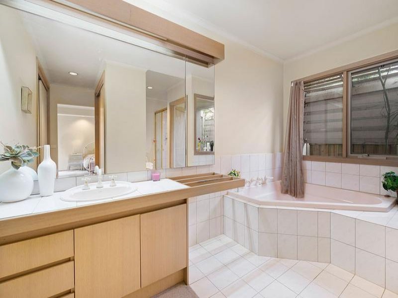 27 Kitchener Street, Deepdene image 7