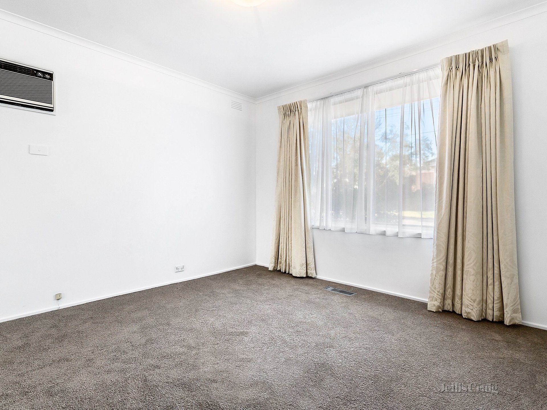 2/7 La Frank Street, Burwood image 5