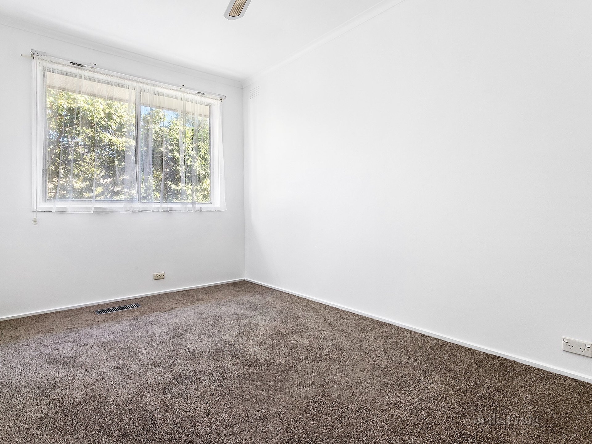 2/7 La Frank Street, Burwood image 6