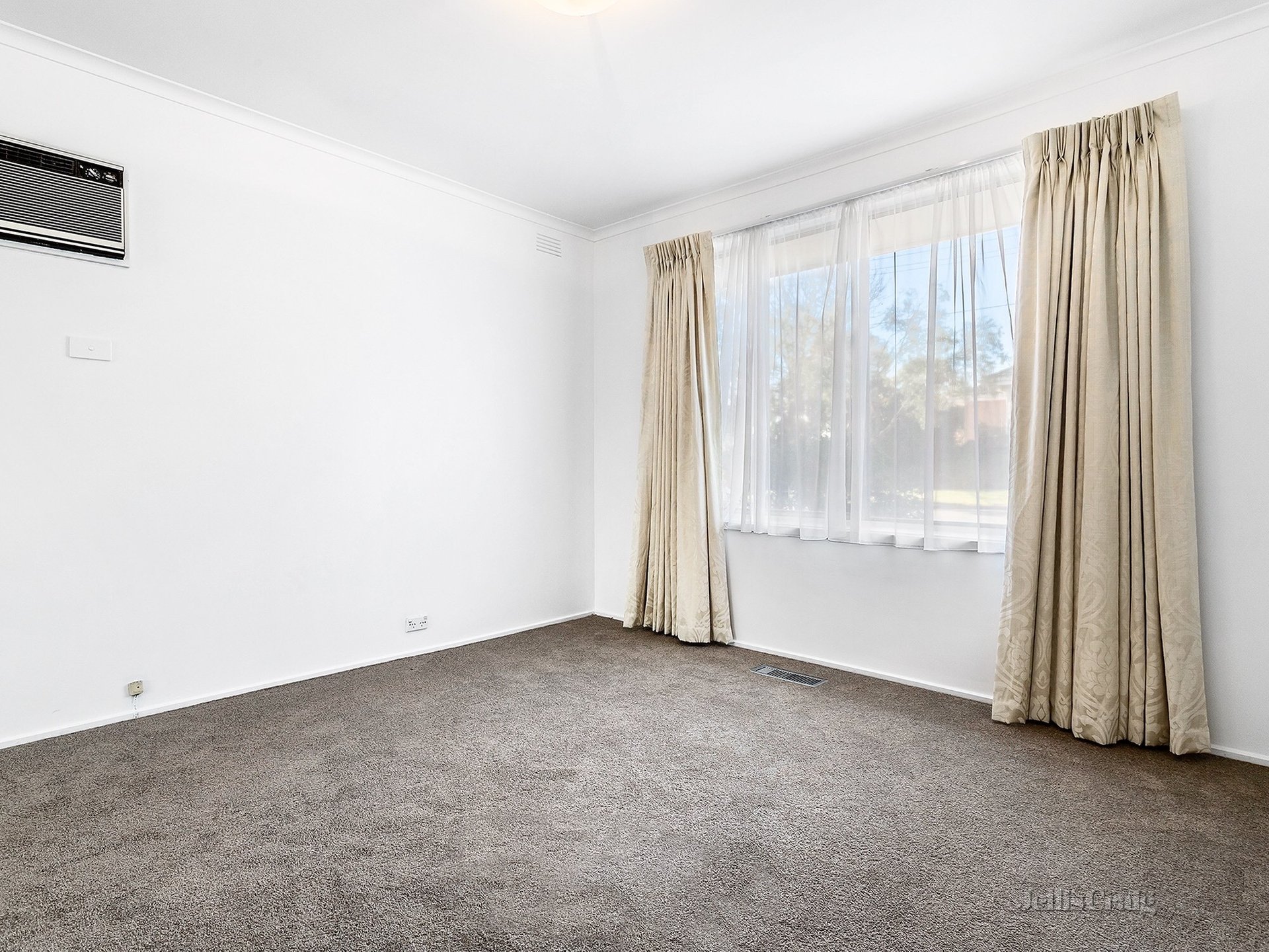 2/7 La Frank Street, Burwood image 7