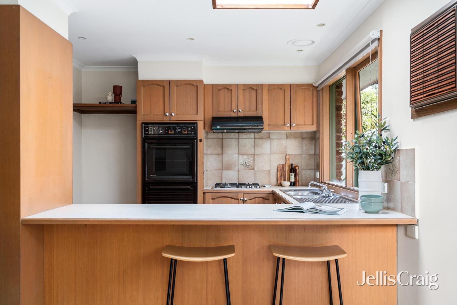27 Leane Drive, Eltham image 6