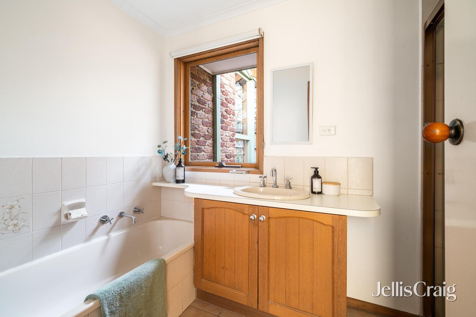 27 Leane Drive, Eltham image 11