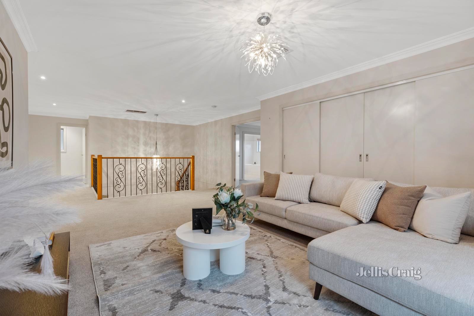 27 Lemana Crescent, Mount Waverley image 6