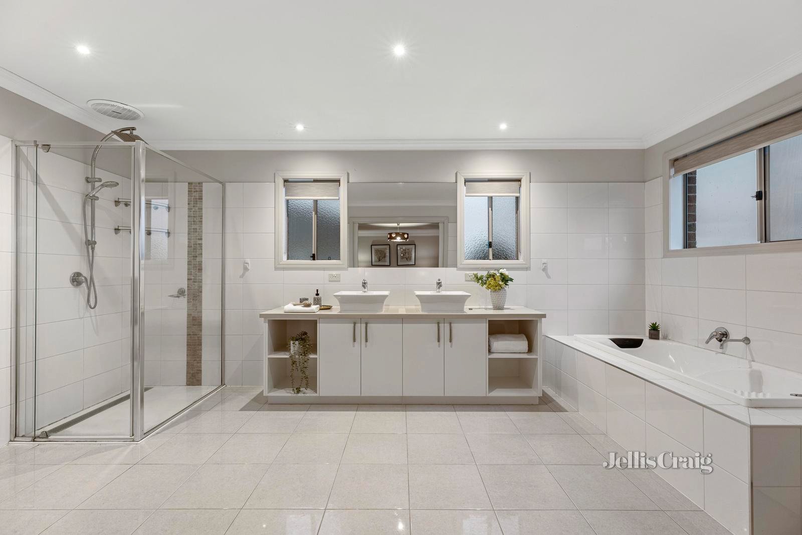 27 Lemana Crescent, Mount Waverley image 9