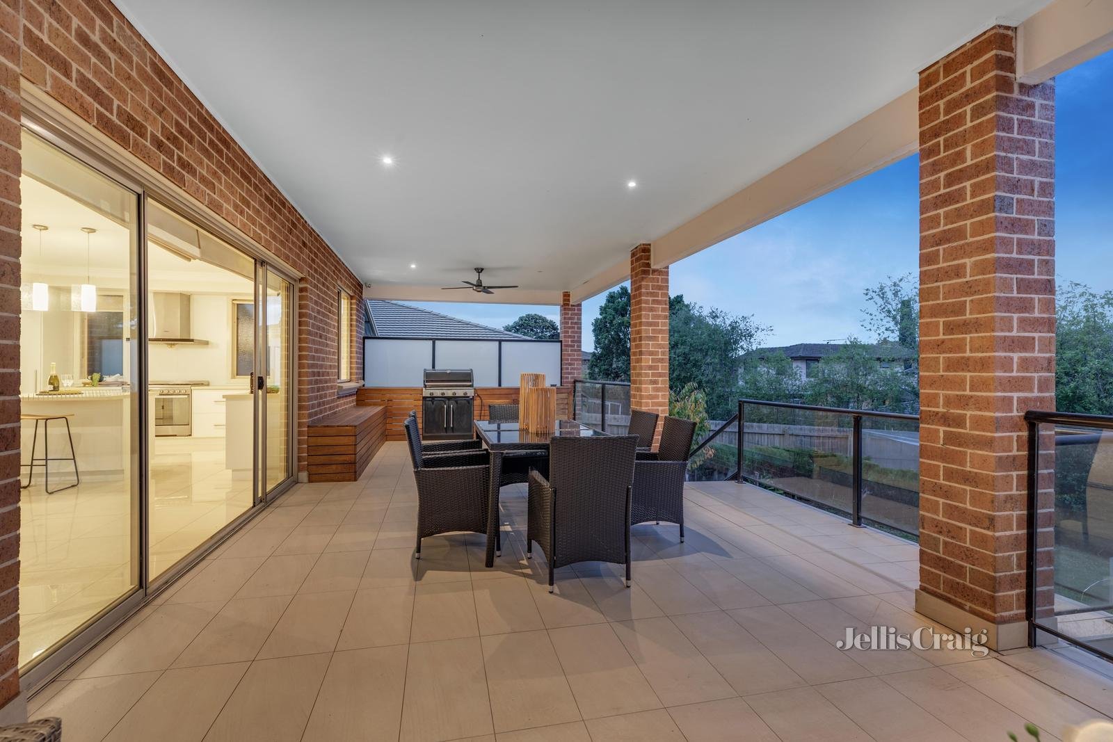 27 Lemana Crescent, Mount Waverley image 12