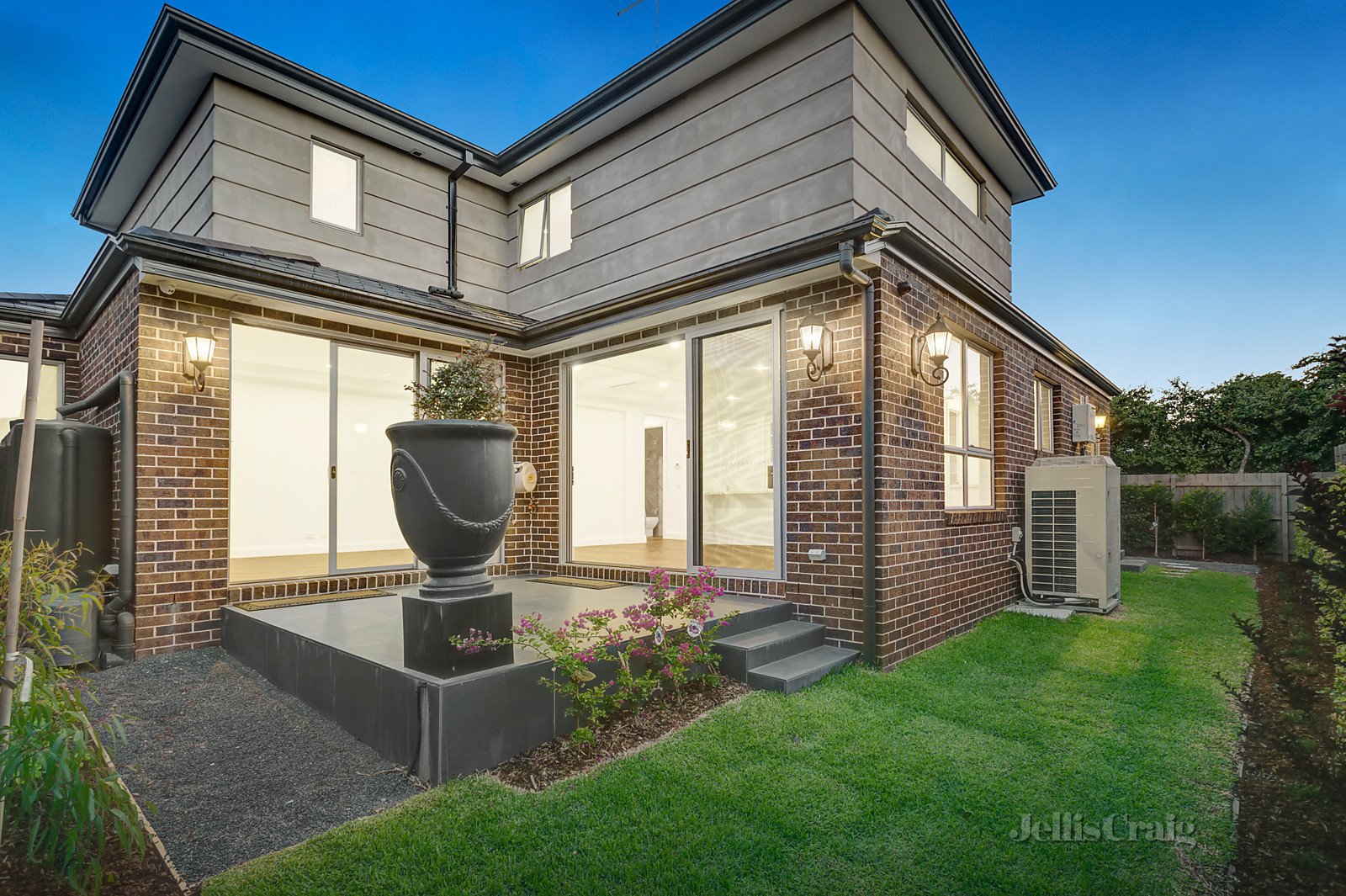 2/7 Lemon Grove, Mount Waverley image 4