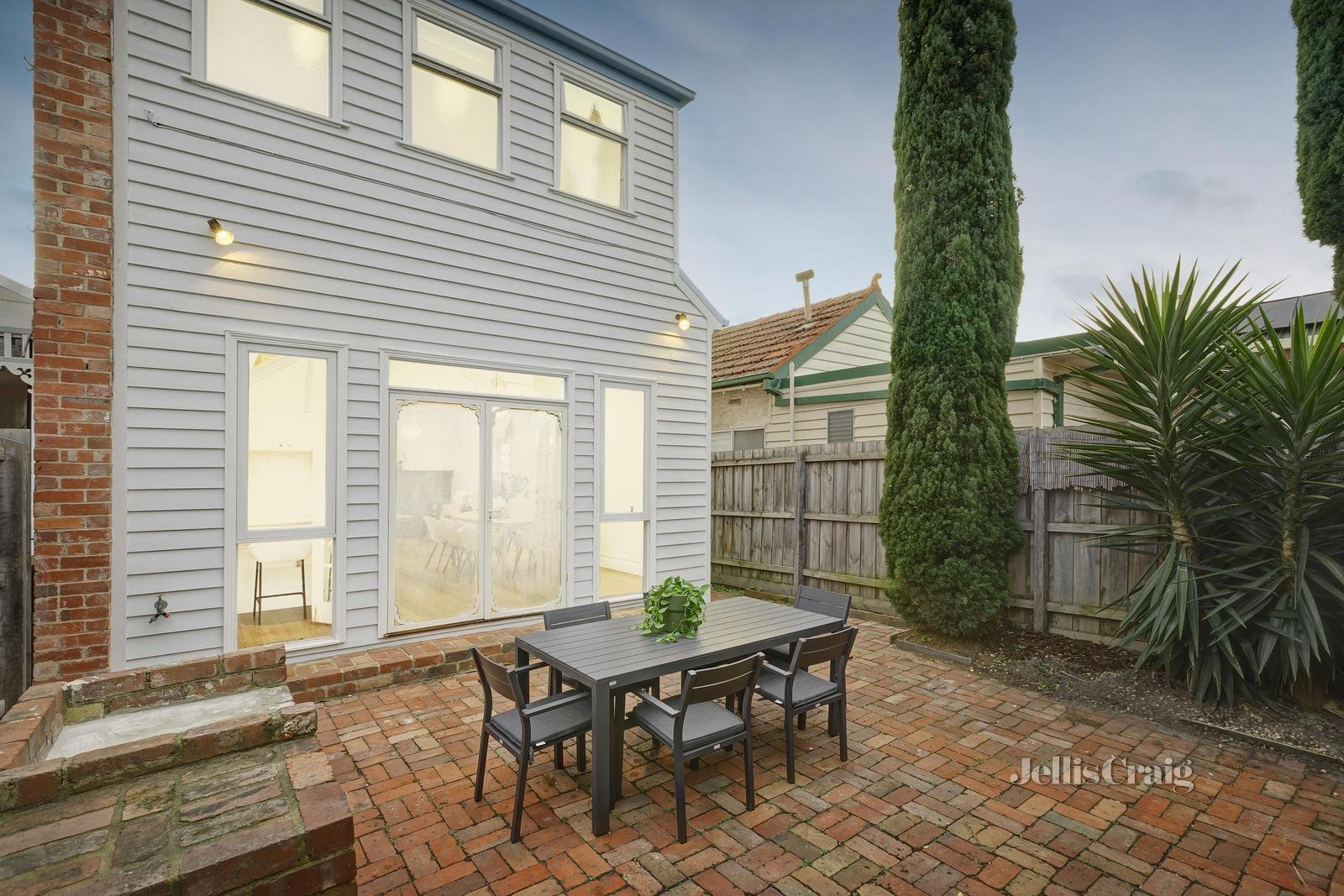 27 Leslie Street, Richmond image 2