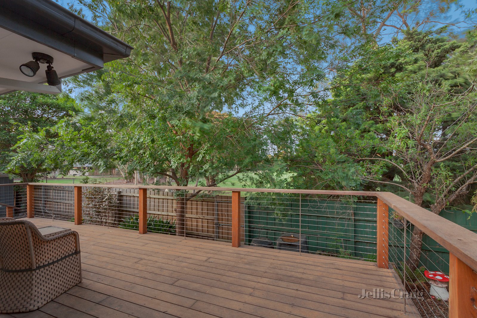 27 Lomond Drive, Glen Waverley image 9