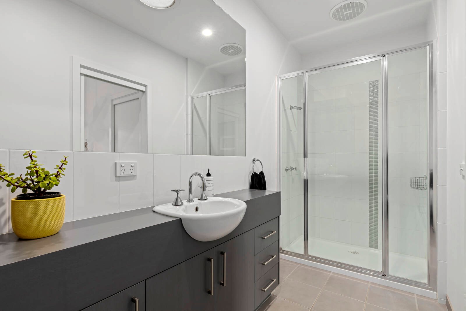 Property Gallery Thumbnail 9