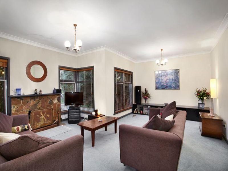 27 Manniche Avenue, Mont Albert North image 2