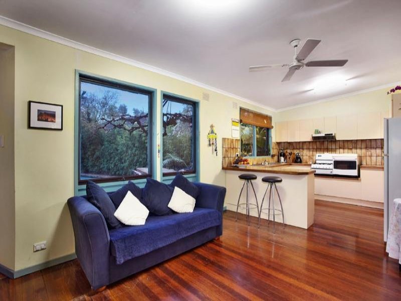 27 Manniche Avenue, Mont Albert North image 4