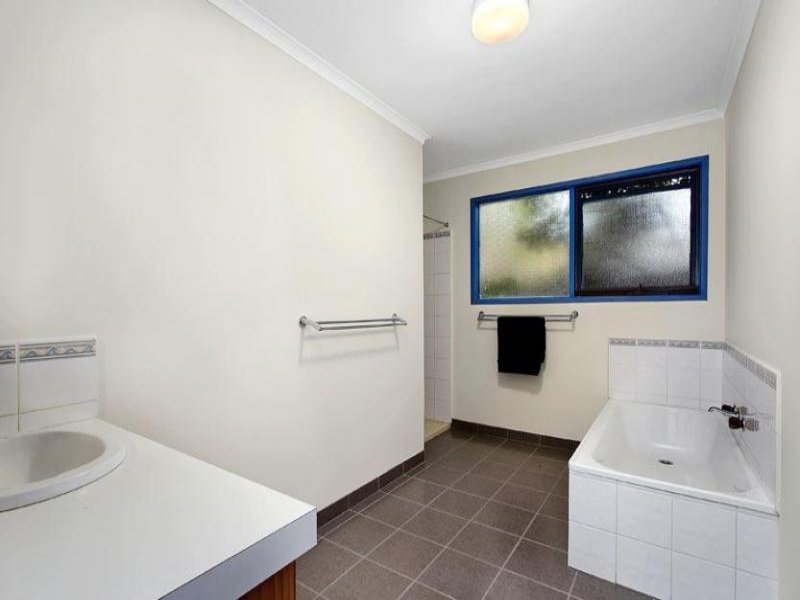 27 Manniche Avenue, Mont Albert North image 7