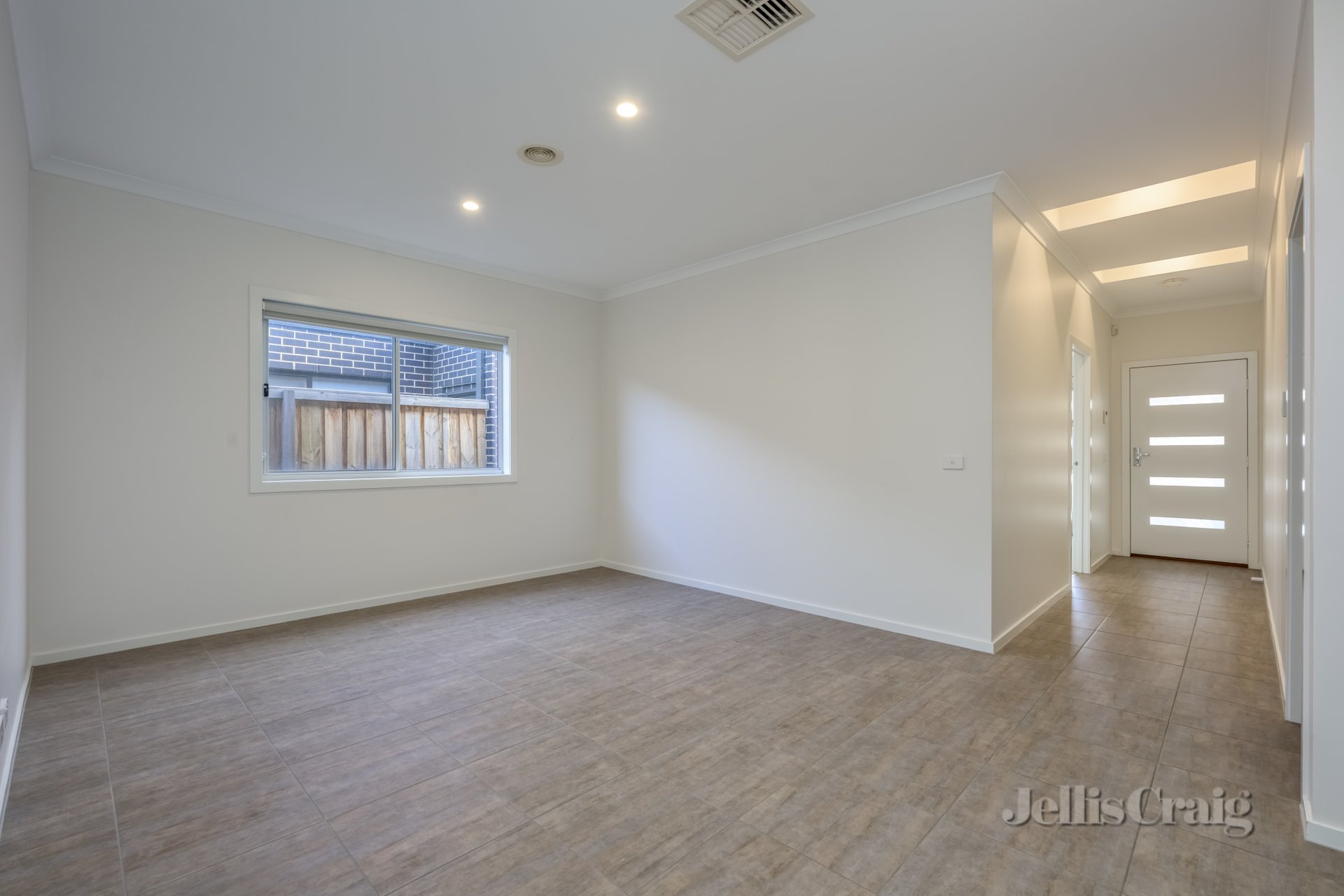 27 Manooka Road, Brookfield image 4