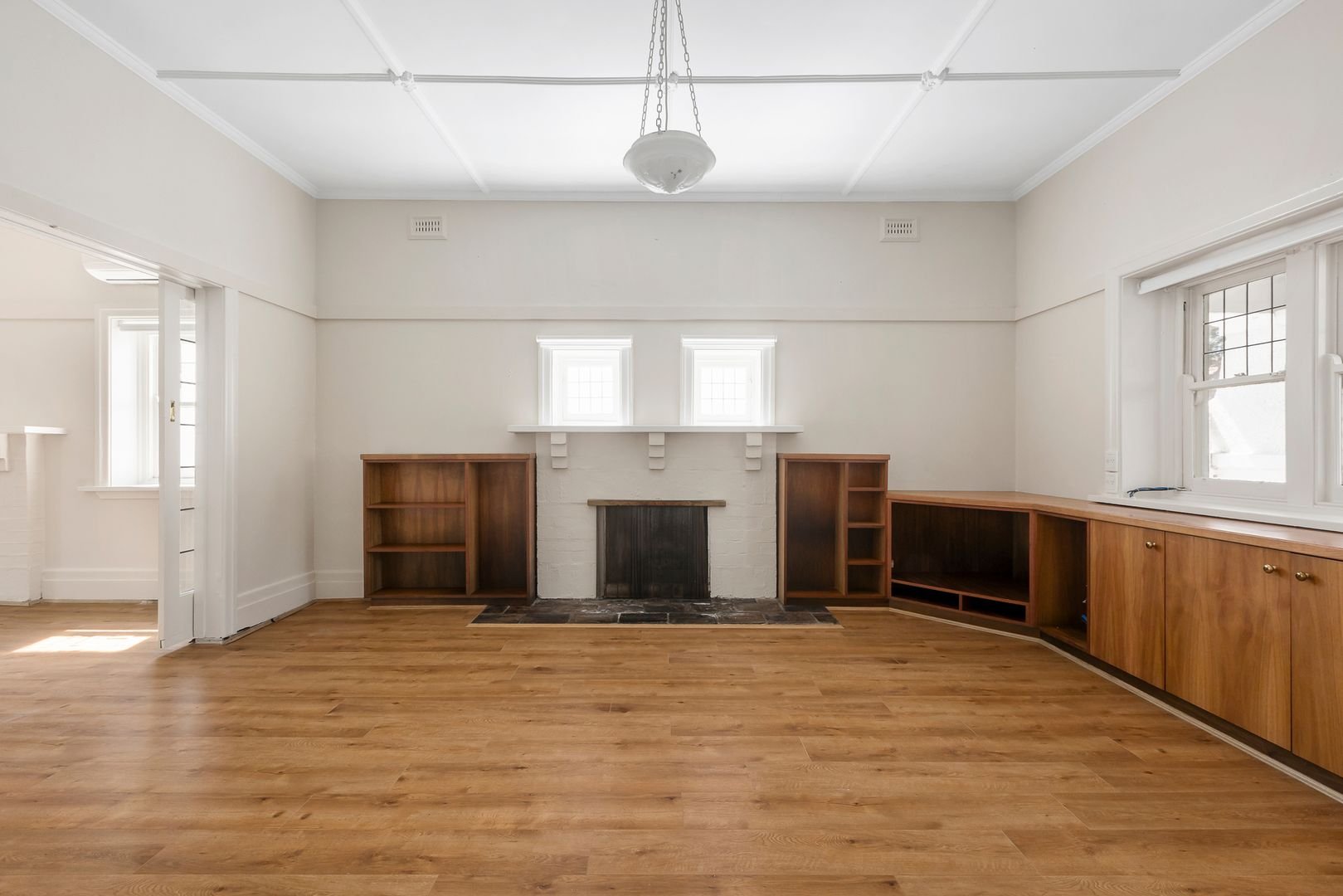 Property Gallery Thumbnail 3
