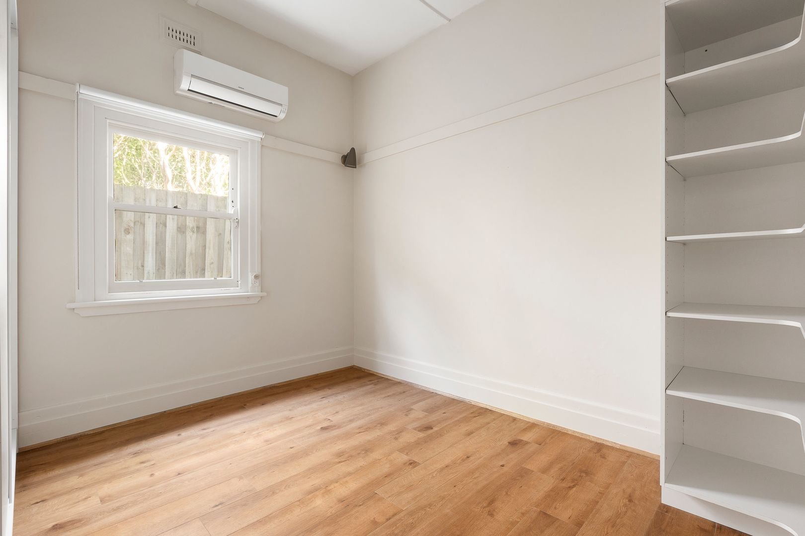 Property Gallery Thumbnail 6