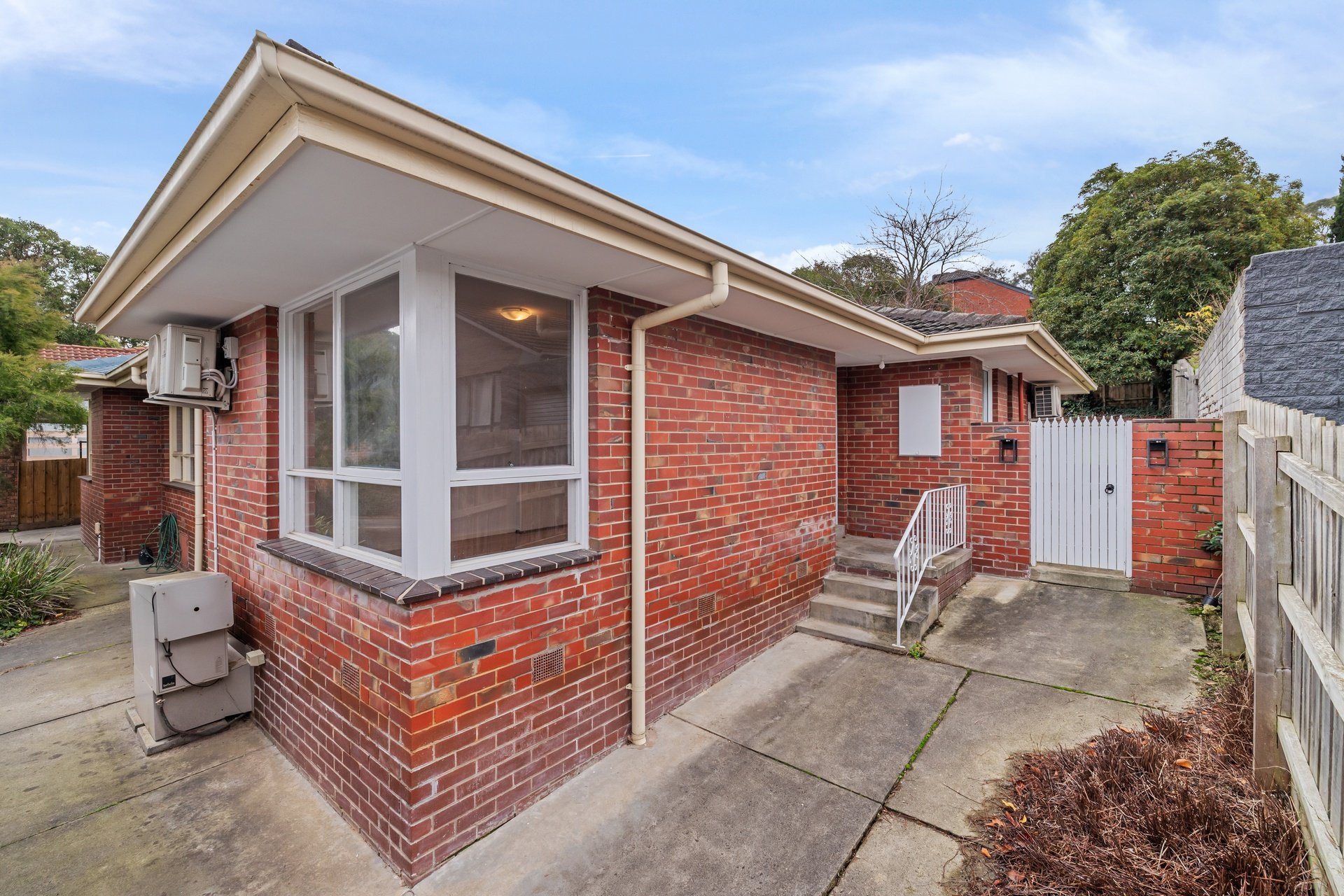 2/7 McGhee Avenue, Mitcham image 2