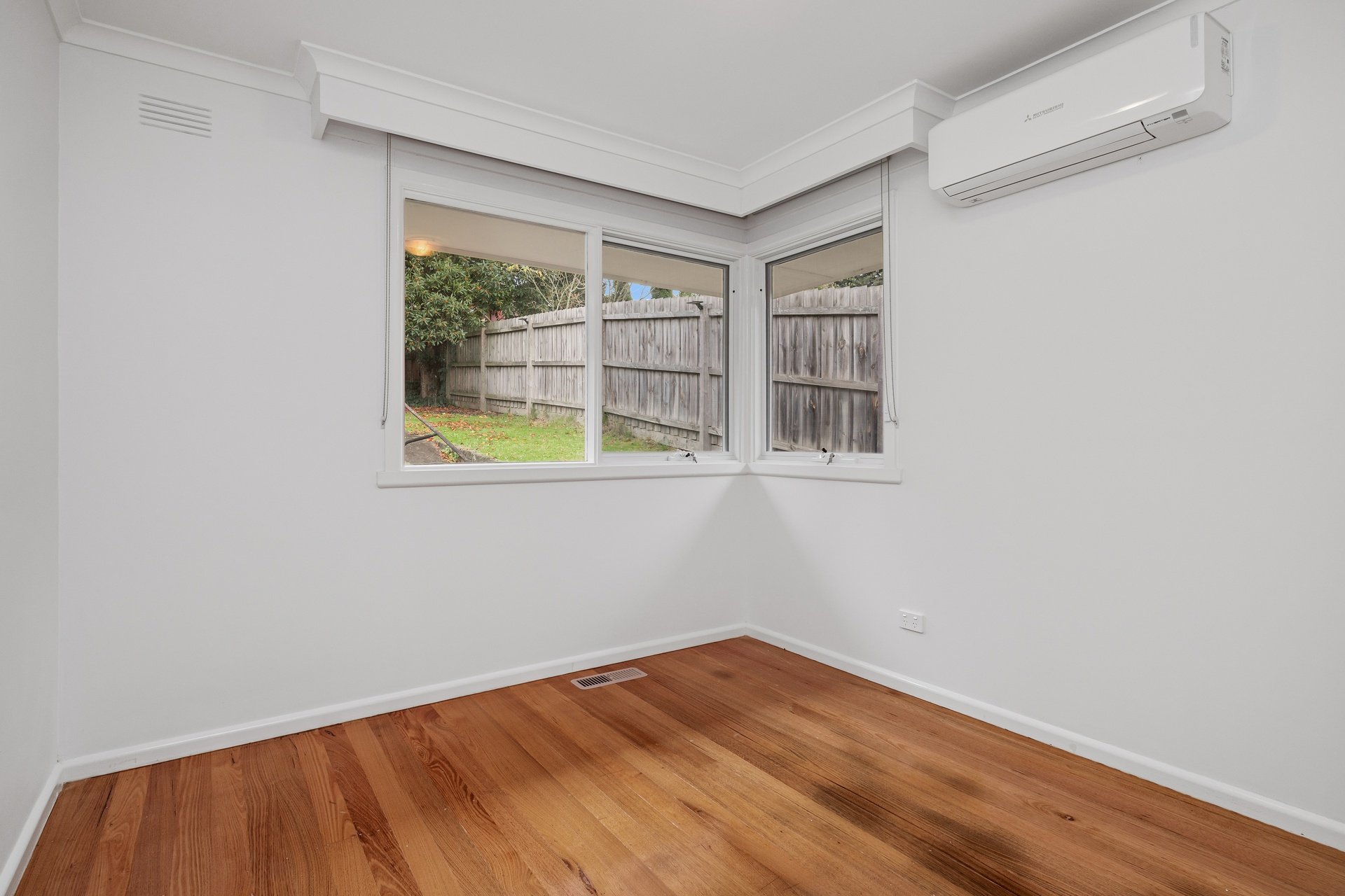 2/7 McGhee Avenue, Mitcham image 7
