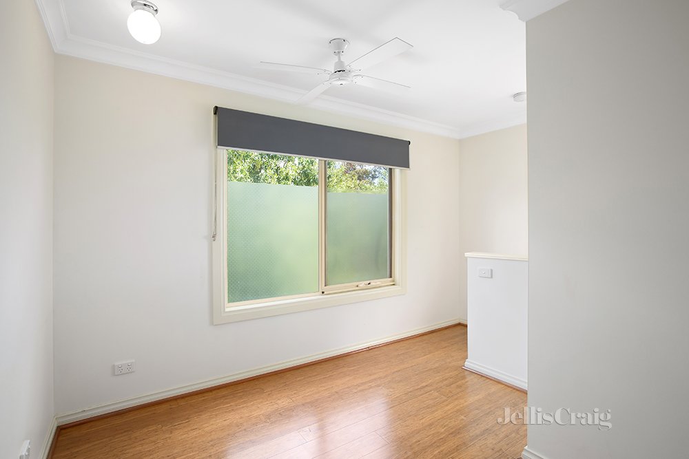 2/7 Millicent Street, Rosanna image 4