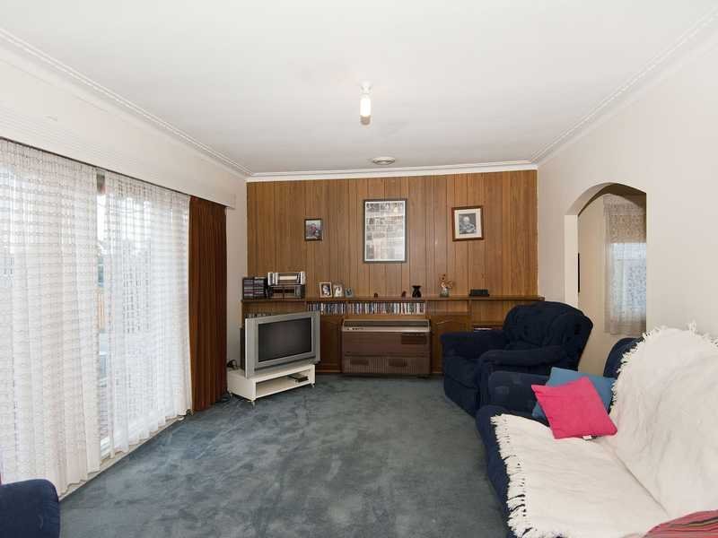 27 Nagle Drive, Belmont image 3