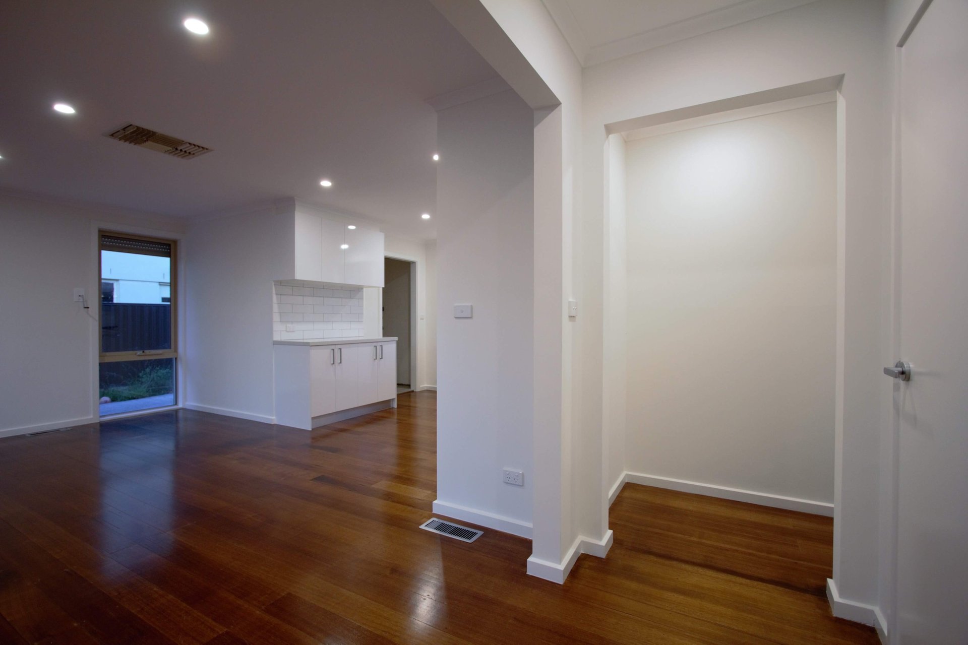 27 Netherby Avenue, Wheelers Hill image 2